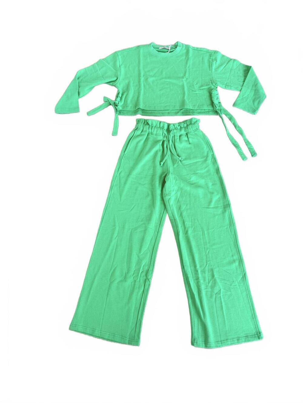 La Porte Green Two-Piece Crop Top and Wide-Leg Pants Set - Picture 2 of 8